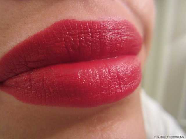 Губная помада L'Oreal Color Riche Collection EXCLUSIVE PURE REDS - фото