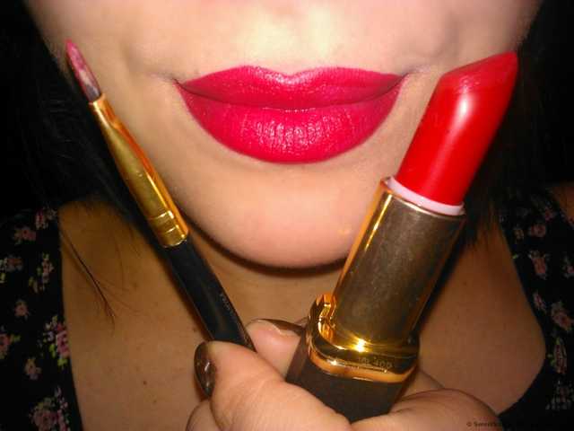 Губная помада L'Oreal Color Riche Collection EXCLUSIVE PURE REDS - фото