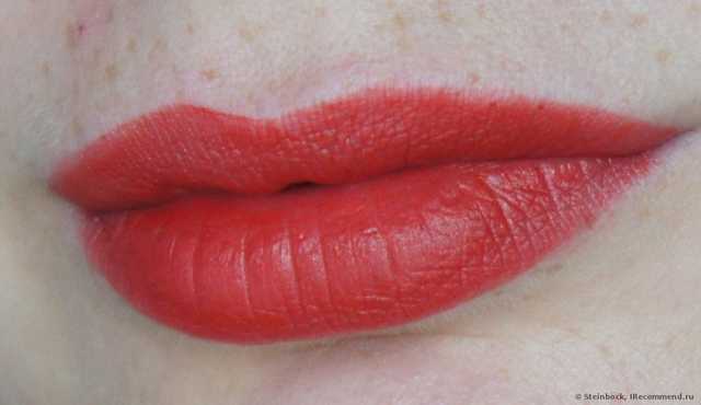 Губная помада L'Oreal Color Riche Collection EXCLUSIVE PURE REDS - фото