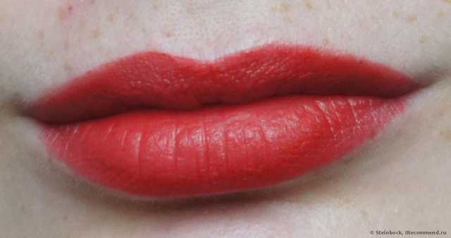 Губная помада L'Oreal Color Riche Collection EXCLUSIVE PURE REDS - фото
