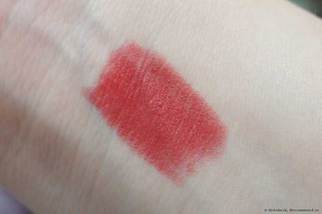 Губная помада L'Oreal Color Riche Collection EXCLUSIVE PURE REDS - фото