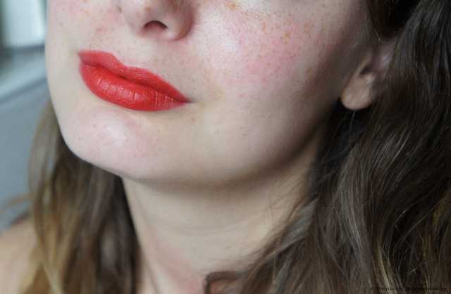 Губная помада L'Oreal Color Riche Collection EXCLUSIVE PURE REDS - фото