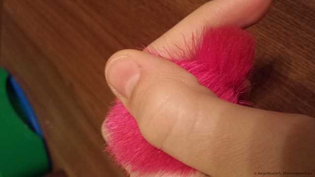 Кисть для румян UBU КИСТЬ ДЛЯ РУМЯН UBU BERRY BLUSH СКОШЕННАЯ - фото