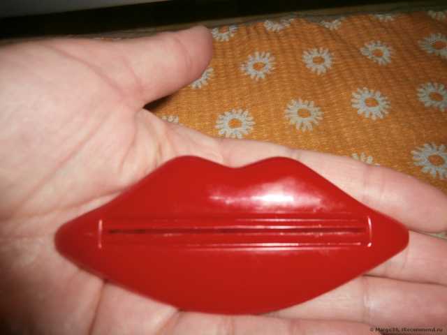 Пресс для тюбика зубной пасты Tinydeal 2 x Sexy Lip Design Versatile Tube Squeezer Toothpaste Dispenser - фото