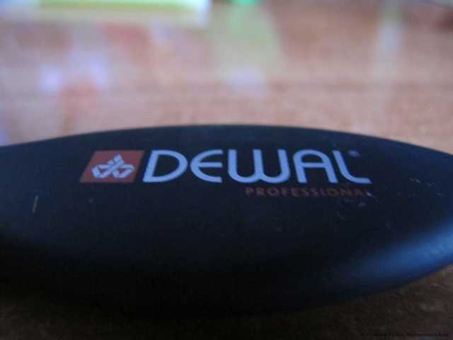 Щетка для волос Dewal Professional массажная "лопата" с пластиковыми зубцами - петельками - фото