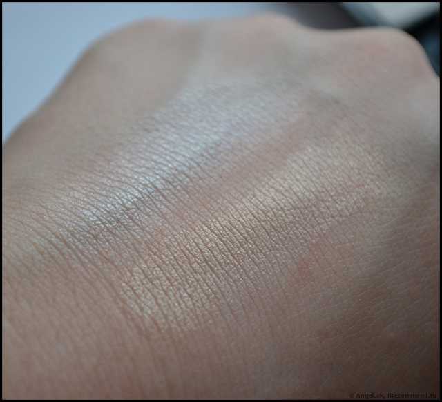 Румяна Shiseido Luminizing Satin Face Color (с шелковистой текстурой и эффектом сияния) - фото