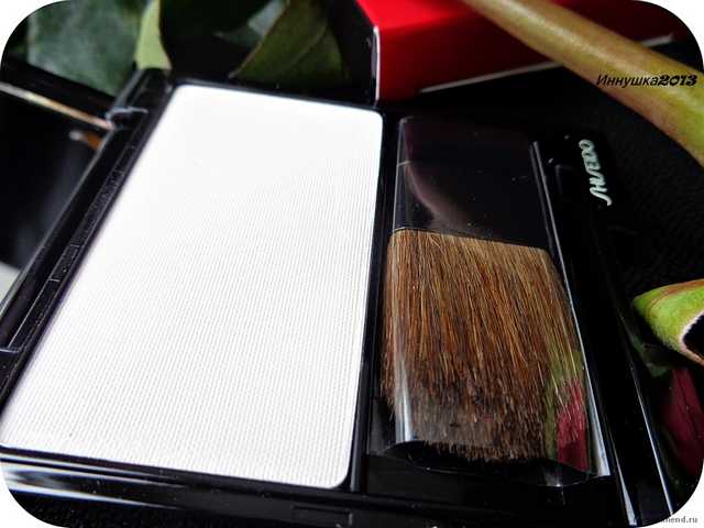 Румяна Shiseido Luminizing Satin Face Color (с шелковистой текстурой и эффектом сияния) - фото
