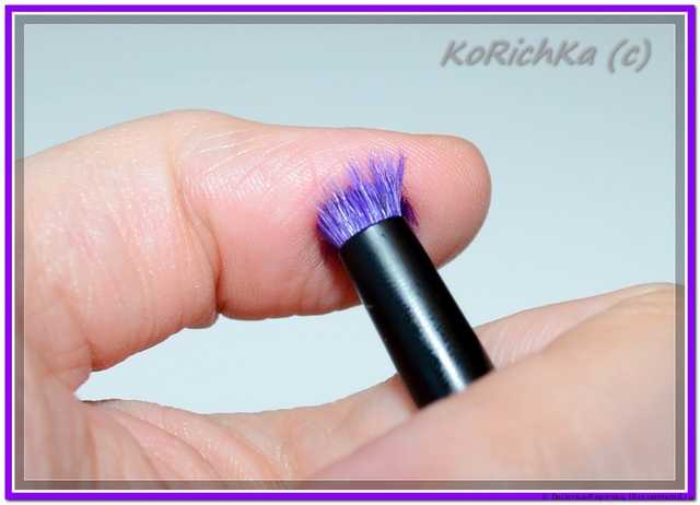 Кисть для теней Essence Smokey Eyes Brush - фото