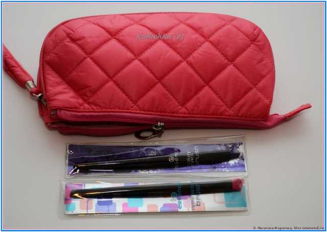 Кисть для теней Essence Smokey Eyes Brush - фото