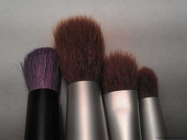 Кисть для теней Essence Smokey Eyes Brush - фото