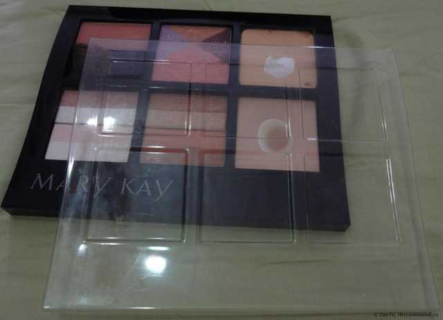 Футляр для декоративной косметики Mary Kay Магнитная палетка - фото