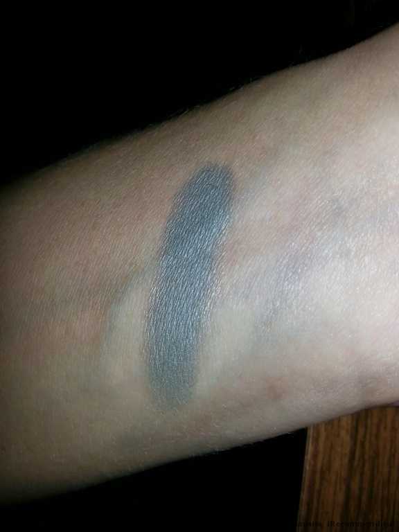 Тени для век Catrice Velvet Matt Eyeshadow - фото