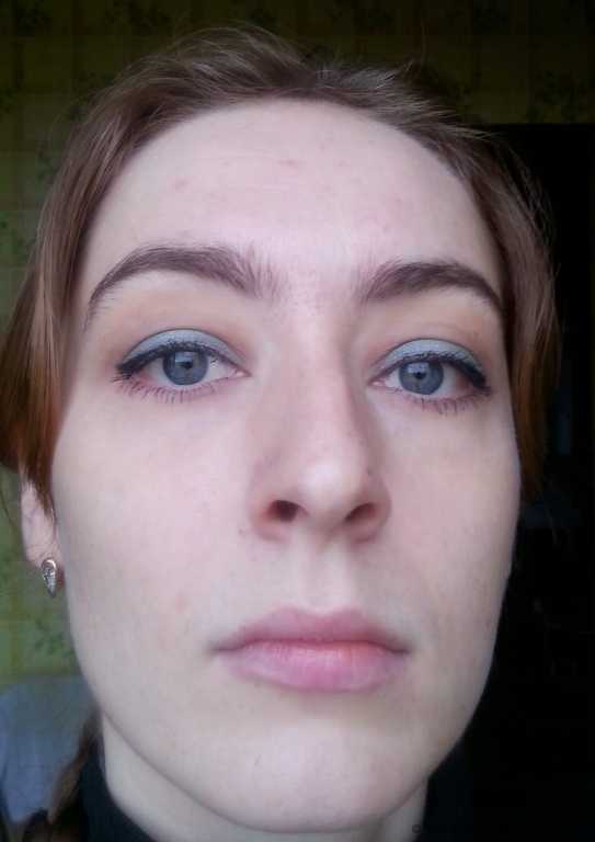 Тени для век Catrice Velvet Matt Eyeshadow - фото