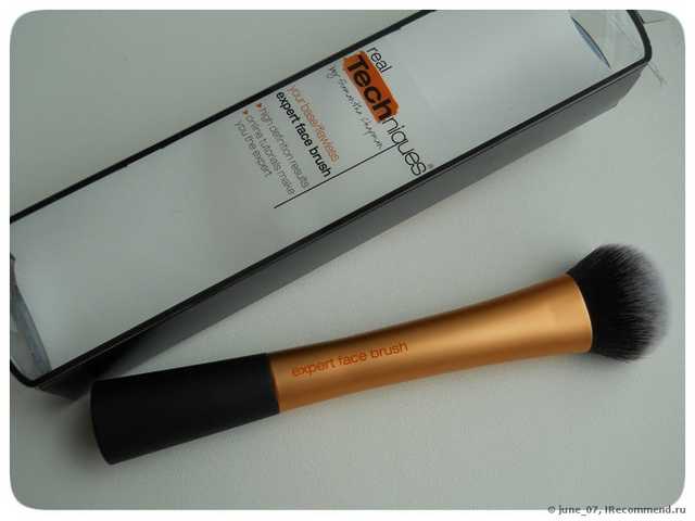 Кисть для нанесения тональной основы Real Techniques by Samantha Chapman Your Base/Flawless, Expert Face Brush - фото