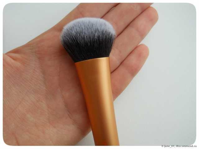 Кисть для нанесения тональной основы Real Techniques by Samantha Chapman Your Base/Flawless, Expert Face Brush - фото