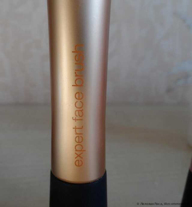 Кисть для нанесения тональной основы Real Techniques by Samantha Chapman Your Base/Flawless, Expert Face Brush - фото