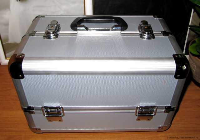 Металлический кейс для хранения средств макияжа Л'Этуаль TRAIN CASE XL - фото