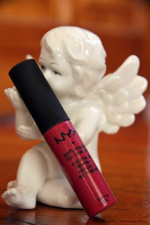 Помада - блеск для губ (кремовая помада) Nyx  Soft Matte Lip Cream - фото