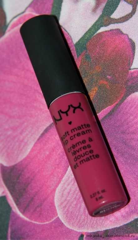 Помада - блеск для губ (кремовая помада) Nyx  Soft Matte Lip Cream - фото
