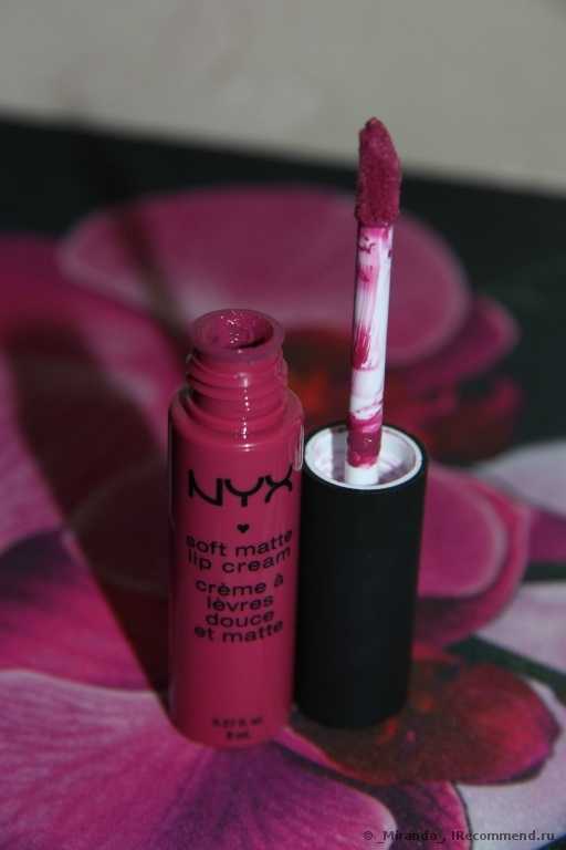 Помада - блеск для губ (кремовая помада) Nyx  Soft Matte Lip Cream - фото