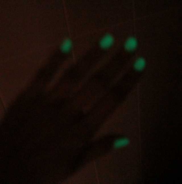 Лак для ногтей Aliexpress   Светящийся ночью - фото