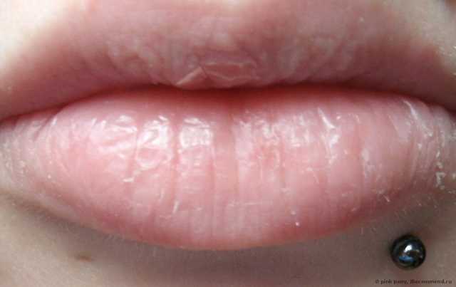 Бальзам для губ TONY MOLY Prestige Snail Lip Treatment Stick - фото