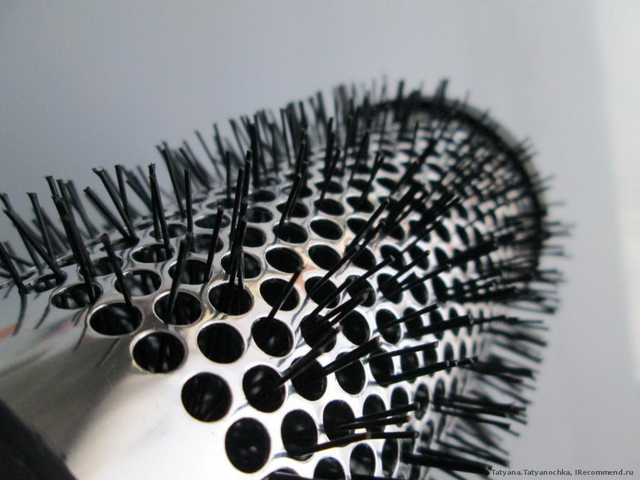 Пожалейте свои волосы!!! Ужасная расческа, не пригодна к использованию: дерет волосы, плохо расчесывает, одни недостатки!!! (+++Много фото)