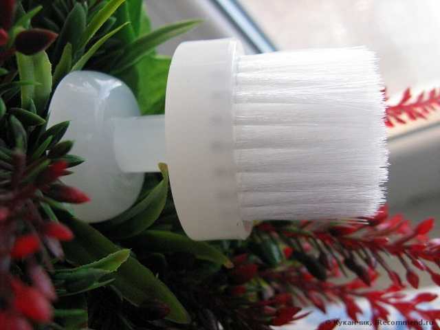 Щеточка для лица Oriflame Facial Brush