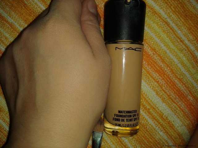 Тональная основа MAC Matchmaster foundation spf 15 - фото