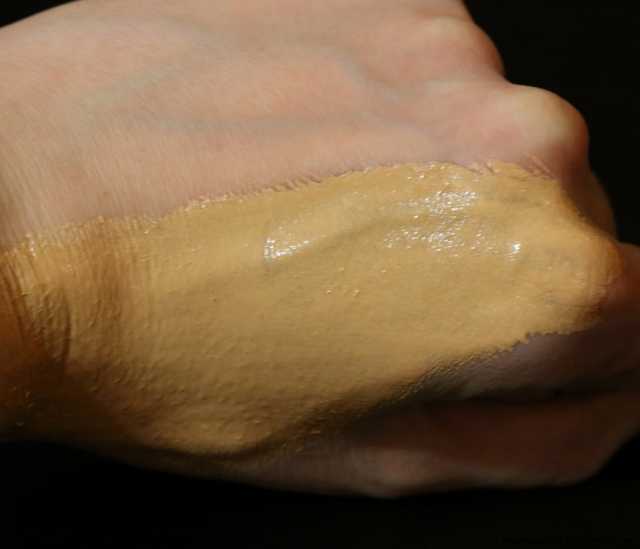 Тональная основа MAC Matchmaster foundation spf 15 / цвет 1,5 /