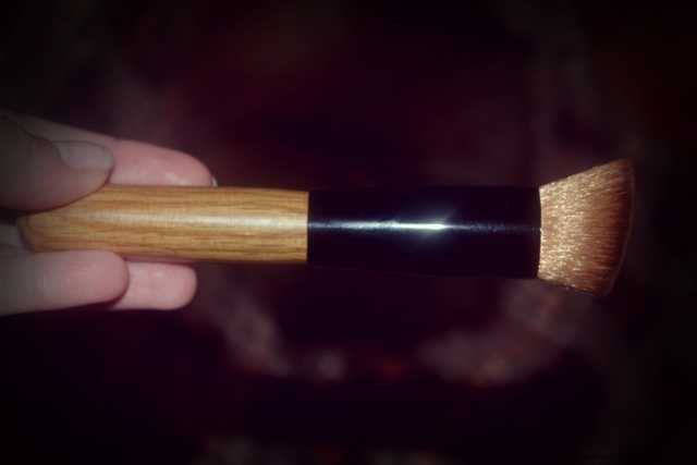 Кисть для нанесения основы Aliexpress High Quality Angled Makeup Brush Multifunctional Foudation Brush - фото