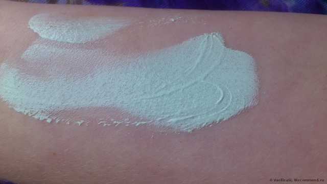 CC Cream Eveline комплексный успокаивающе-увлажняющий крем для сосудистой кожи 8 в 1 - фото