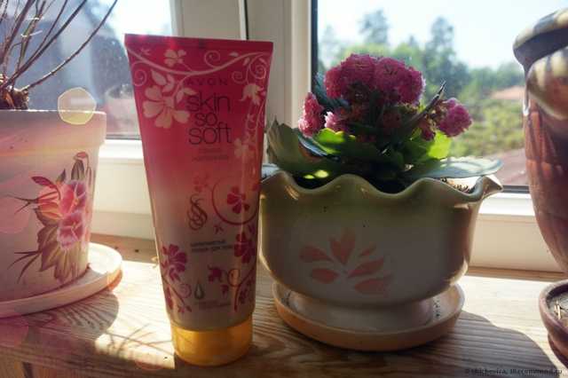 Лосьон для тела Avon Шелковистый с маслом страстоцвета "Самая желанная" - фото