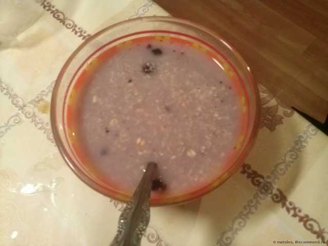 Каша овсяная с черникой