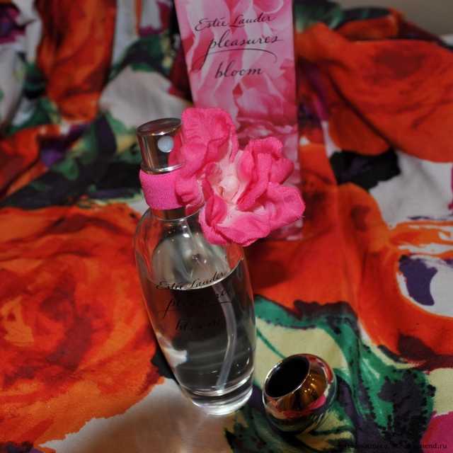  Estee Lauder Pleasures Bloom