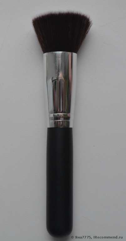 Кисть для макияжа Buyincoins Silver Soft Synthetic Large Cosmetic Blending Foundation Makeup Brush 01 - фото