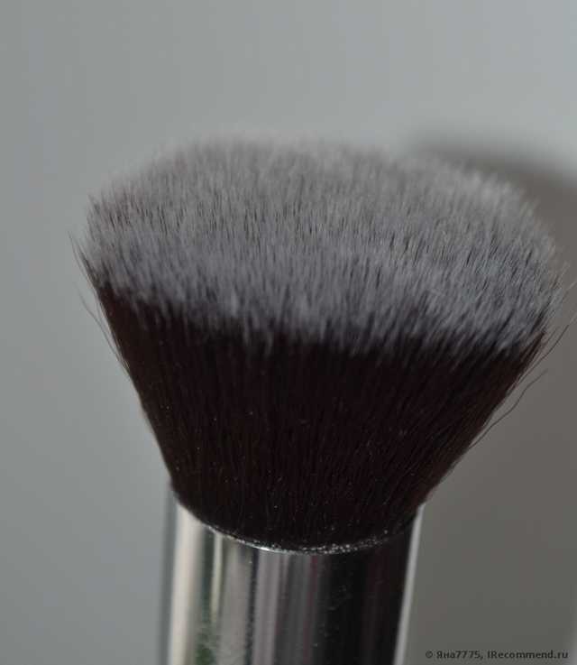 Кисть для макияжа Buyincoins Silver Soft Synthetic Large Cosmetic Blending Foundation Makeup Brush 01 - фото