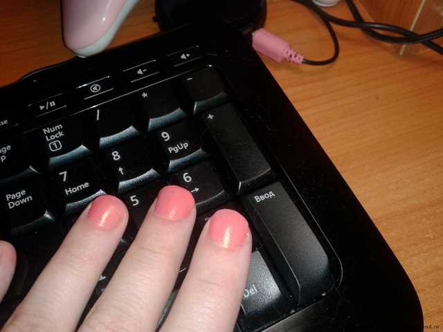 только начала отращивать ногти)