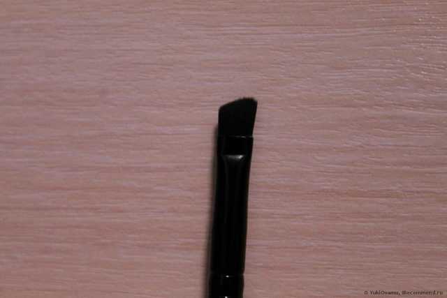 Кисть для макияжа E.L.F. Cosmetics  Small Angled Brush - фото