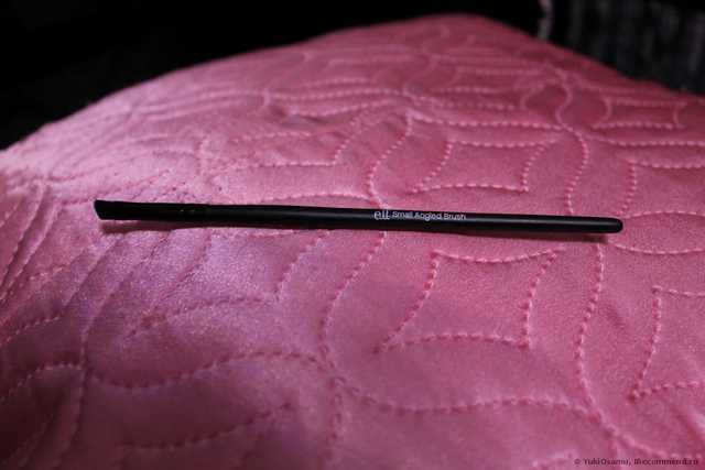 Кисть для макияжа E.L.F. Cosmetics  Small Angled Brush - фото