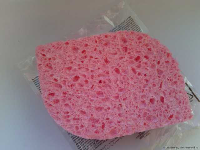 Губка для лица Oriflame Мягкий спонж для умывания из целлюлозы.  Pink Face Sponge. - фото