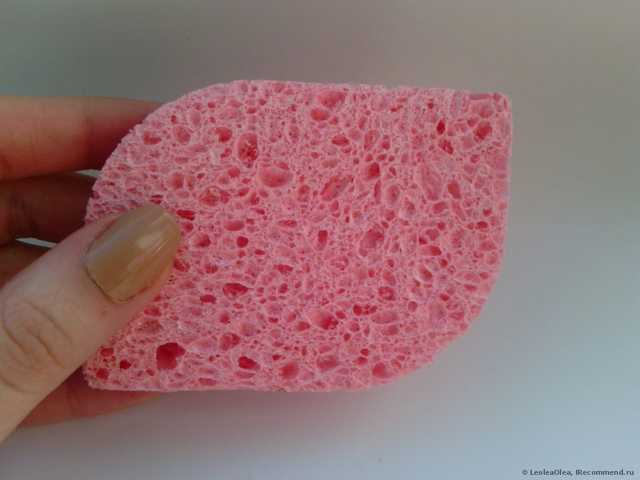 Губка для лица Oriflame Мягкий спонж для умывания из целлюлозы.  Pink Face Sponge. - фото