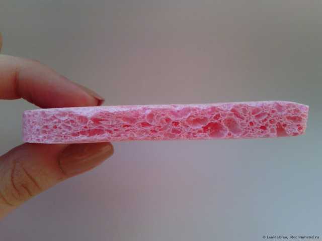 Губка для лица Oriflame Мягкий спонж для умывания из целлюлозы.  Pink Face Sponge. - фото