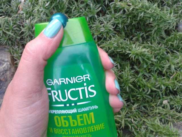 Шампунь Fructis укрепляющий "Объем и Восстановление" Экстралегкость - фото