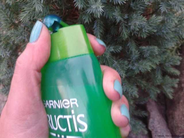 Шампунь Fructis укрепляющий "Объем и Восстановление" Экстралегкость - фото