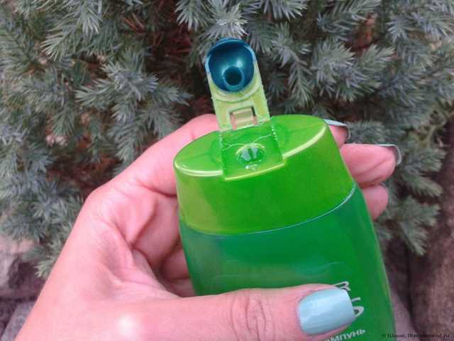 Шампунь Fructis укрепляющий "Объем и Восстановление" Экстралегкость - фото