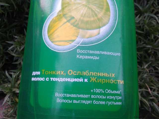 Шампунь Fructis укрепляющий "Объем и Восстановление" Экстралегкость - фото