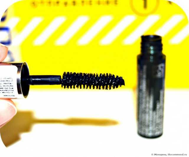 Ресницы-палочки! Хотите? Отведайте CLINIQUE High Impact Mascara в оттенке 01 Black.