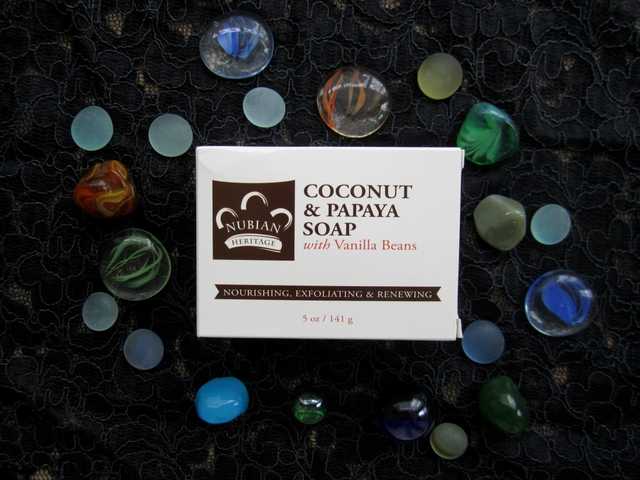 Мыло  Nubian Heritage Coconut & Papaya soap with Vanilla Beans - фото