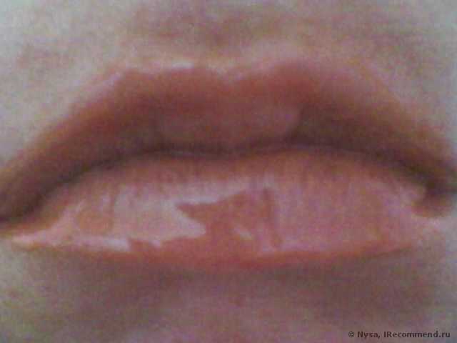 Блеск для губ Kiki с витамином Е и алое вера - фото